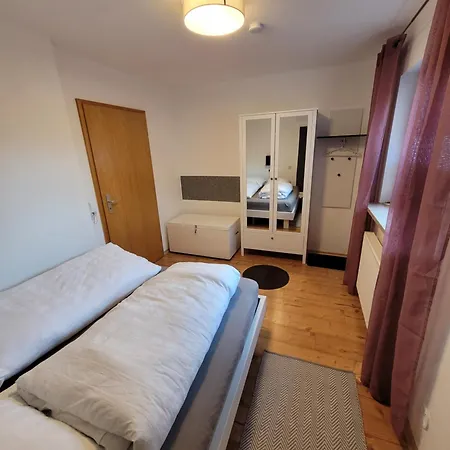 - Klein Aber Fein, 1-3 Personen, Souterrain Rödental